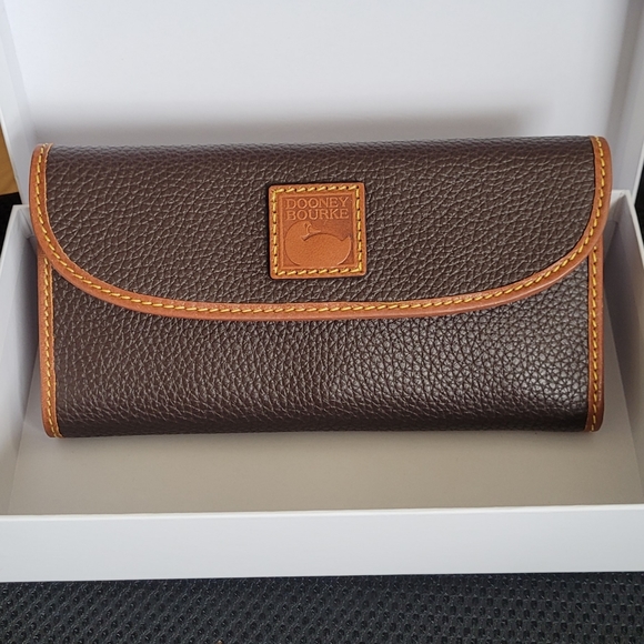 Dooney & Bourke Continental Brown Tmoro Wallet - Picture 1 of 2
